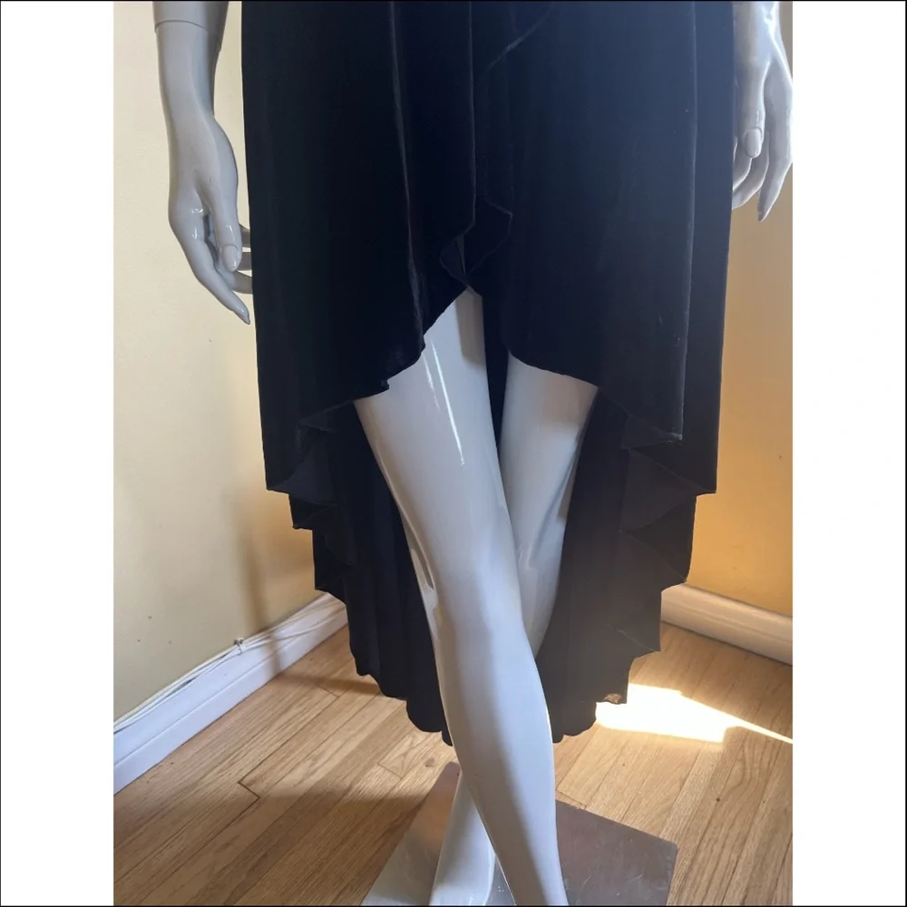 NWT Love Me Black Velvet High-Low Elegant Dress SZ XS🖤 - Picture 5 of 8